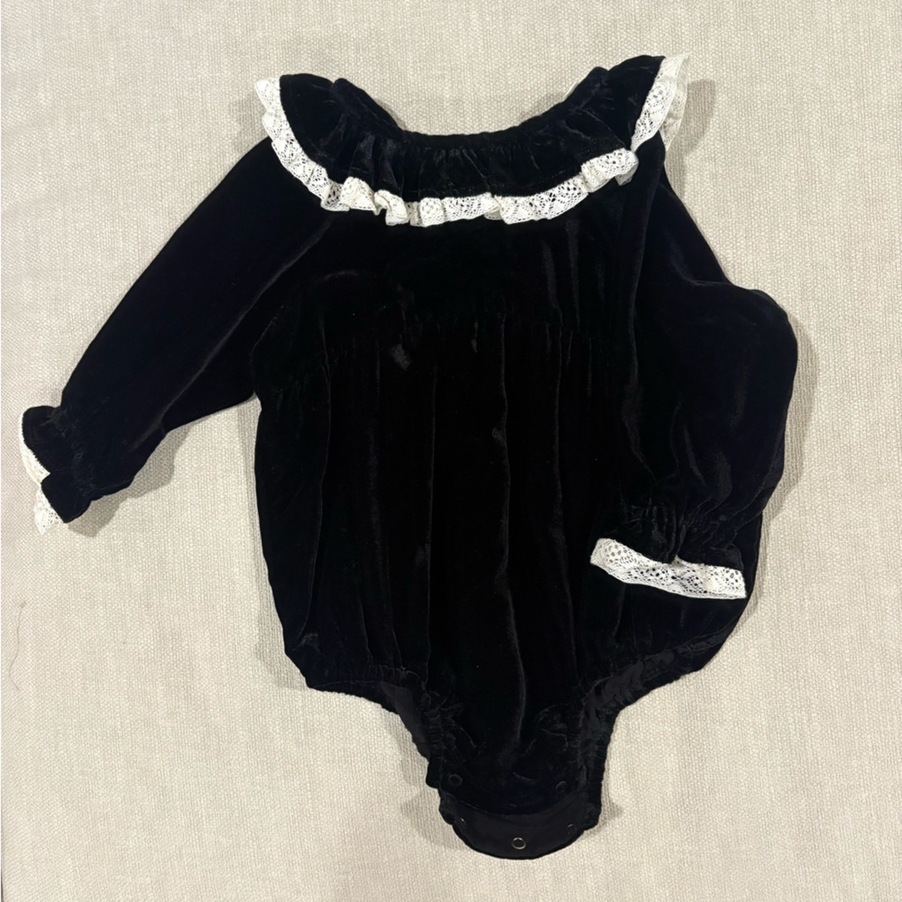 NWOT Rylee + Cru Noralee Adeline Black Velvet Romper